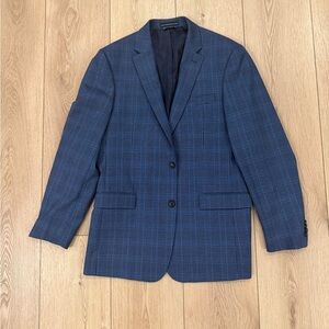 Tommy Hilfiger Plaid Men’s Sport Coat size 42L.